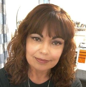 Meet your Posher, Gloria